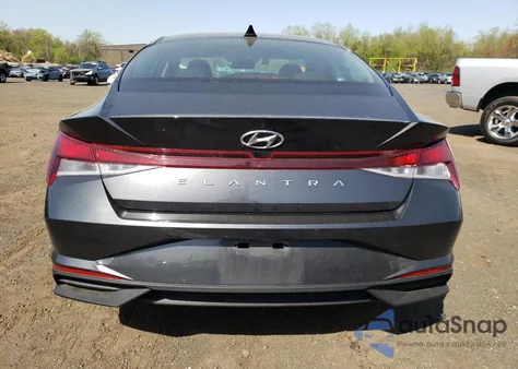 2023 Hyundai Elantra Sel z USA, uszkodzony, nr VIN 5NPLM4AG0PH101931